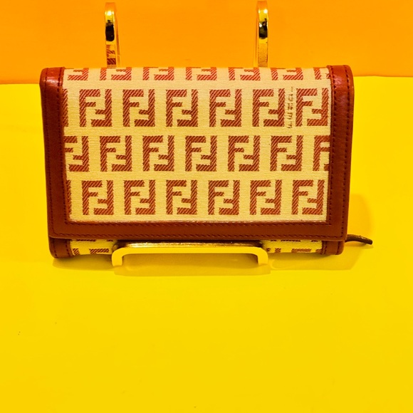 Fendi Red and Cream Monogram Wallet - Picture 12 of 13